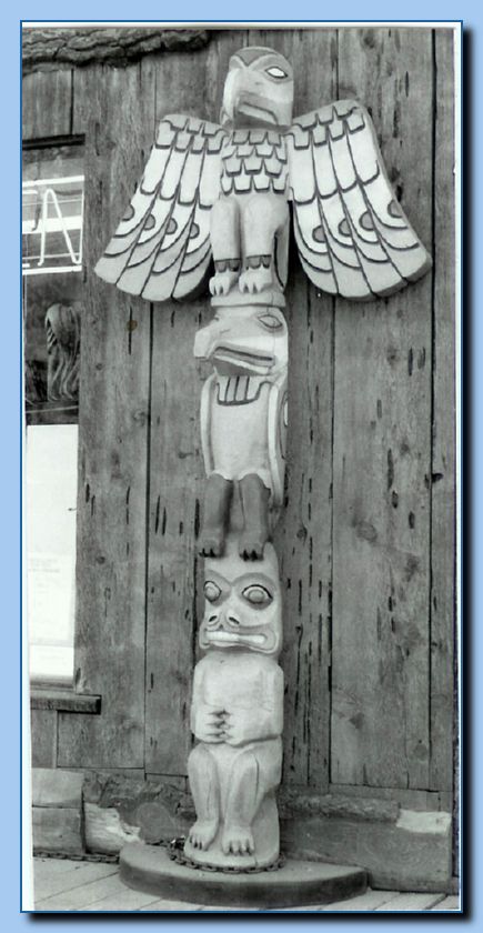 2 100 Totem Traditional Archive 08